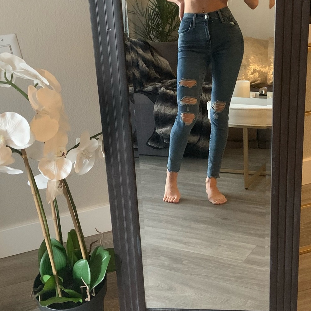 Perfect condition barely worn Levi Jeans